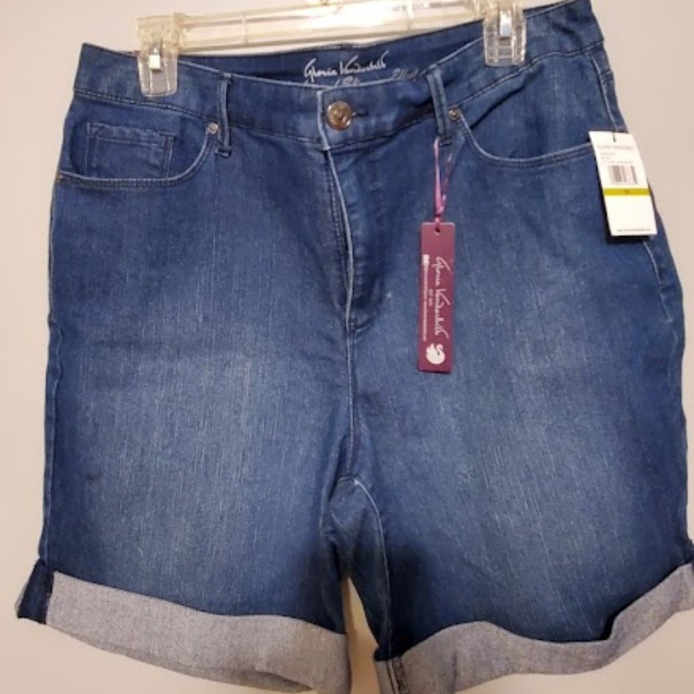 These are Gloria Vanderbilt jean shorts. Sz. 14, NWT.